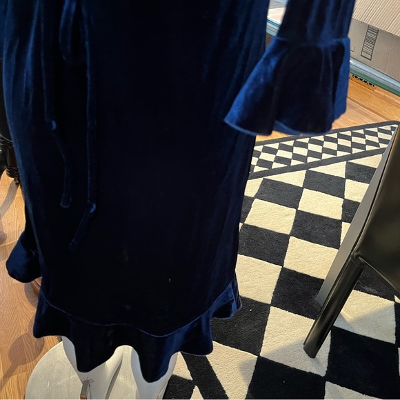 Gorgeous navy velour dress made by hype. Tie in back.  Girls size 10. - Picture 7 of 9